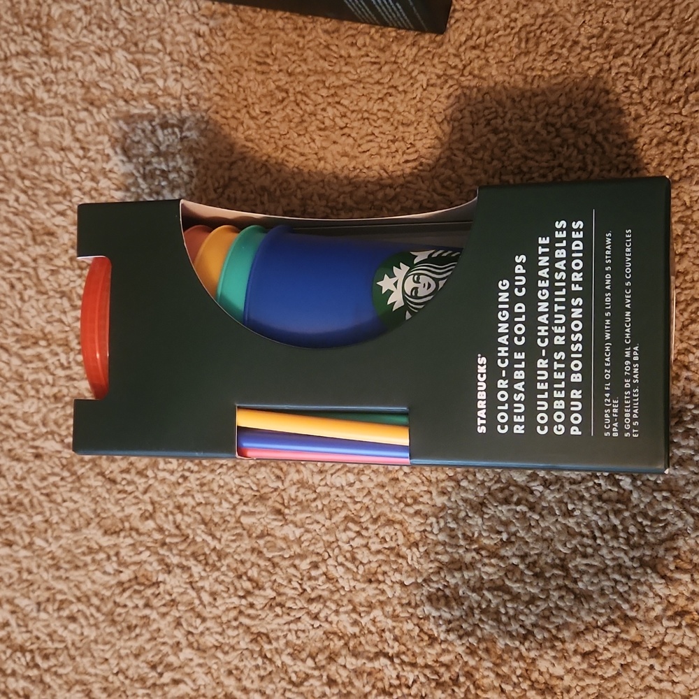 Starbucks Color-Changing Reusable Cold Cups. 5 cups, lids, straws. 24 Oz.